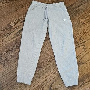 Nike Sportsweat Club Fleece Joggers Light Grey